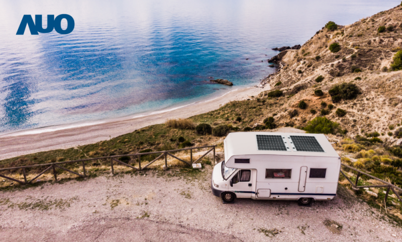 「可撓輕量化太陽光電板SunCurva」使用輕量特殊耐候型複合板取代傳統太陽能板的玻璃前板，不僅降低70%重量，每米平方僅3Kg；具有抗衝擊性能及通過電磁相容性測試，可應用於交通運輸工具，如露營車、遊艇等